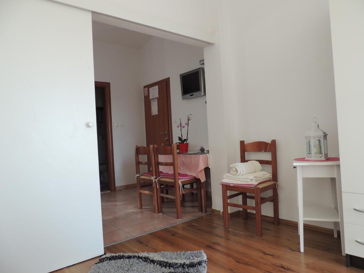 Apartments Nika Подстрана Экстерьер фото